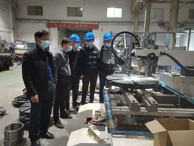 機電工程學(xué)院領(lǐng)導(dǎo)深入學(xué)生生產(chǎn)實習(xí)現(xiàn)場進行調(diào)研走訪