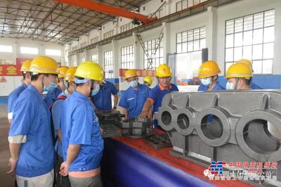 煙臺(tái)大學(xué)機(jī)電汽車工程學(xué)院的學(xué)生來方圓集團(tuán)實(shí)習(xí)